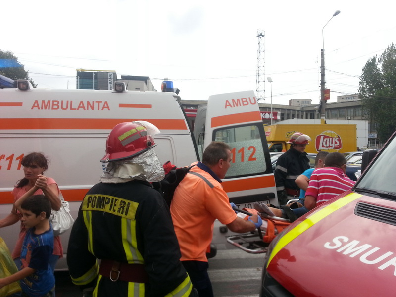 tragedie in zona city park mall cinci persoane au fost spulberate pe trecerea de pietoni un mort si patru