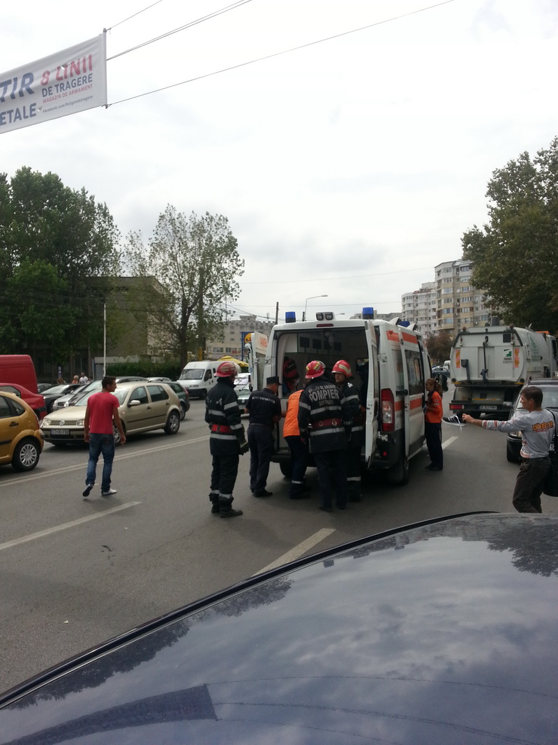 tragedie in zona city park mall cinci persoane au fost spulberate pe trecerea de pietoni un mort si patru