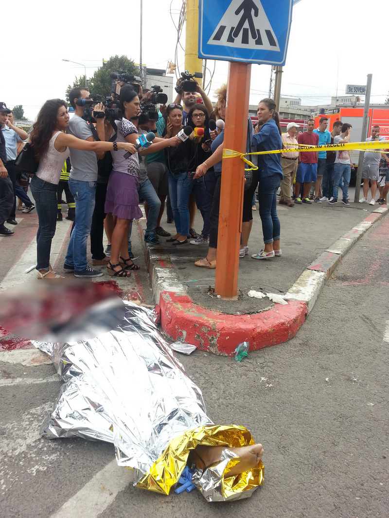 tragedie in zona city park mall cinci persoane au fost spulberate pe trecerea de pietoni un mort si patru