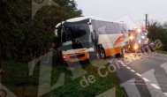 Momente de coşmar pentru actorii Teatrului de Operă din Constanţa Autocarul cu care se întorceau din Germania, implicat într-un accident teribil, în Arad (galerie foto)  