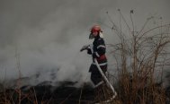 Zi de foc pentru pompierii constănţeni Incendiu vegetaţie uscată în Eforie Sud