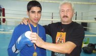 Box-spectacol la Mănuşa Litoralului Mihai Constantin - „Sperăm ca Arsen Mustafa să fie noul Ionuţ Gheorghe al Constanţei“
