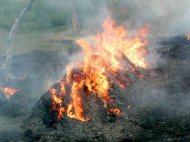 Incendiu puternic la Săcele Pompierii s-au luptat mai bine de patru ore cu flăcările 