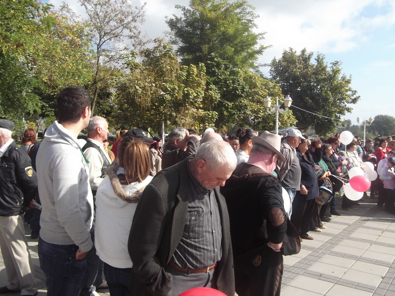 locuri de joaca alei piste pentru biciclisti fantani arteziene parc modern de 2 6 milioane de lei inaugurat