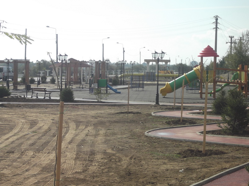 locuri de joaca alei piste pentru biciclisti fantani arteziene parc modern de 2 6 milioane de lei inaugurat