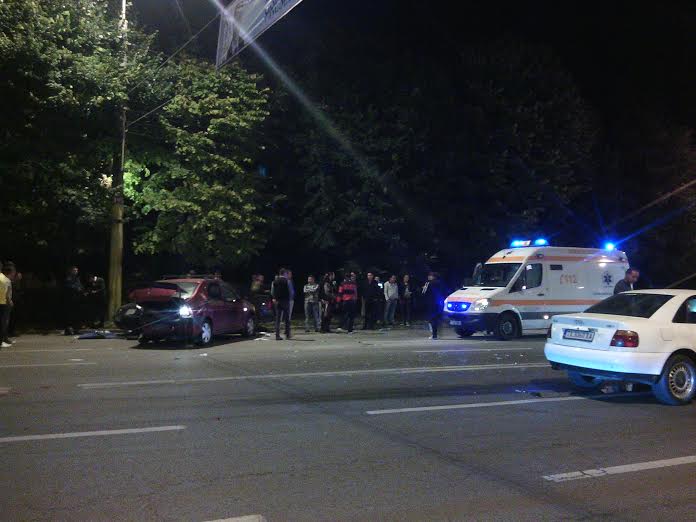 accident cu trei masini in zona city mall 515531