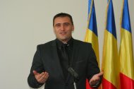Prefectul Radu Volcinschi somat să aplice legea Se cere demiterea lui Nicuşor Constantinescu 