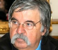 Trei echipaje de ambulanță l-au resuscitat pe profesorul Florin Tudose.Vezi imagini de la fața locului    