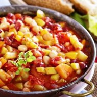 ecuisine.ro Tocăniță cu fasole boabe