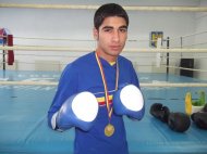 Are asigurat bronzul Arsen Mustafa, de la Farul Constanţa, boxează, astăzi, pentru calificarea în finala Europenelor
