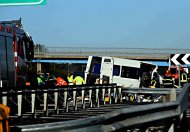 Vezi starea în care se află cei doi români răniți în urma tragediei rutiere din Italia  