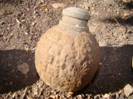 Grenadă din timpul războiului găsit, la Constanţa, în curtea Şcolii \