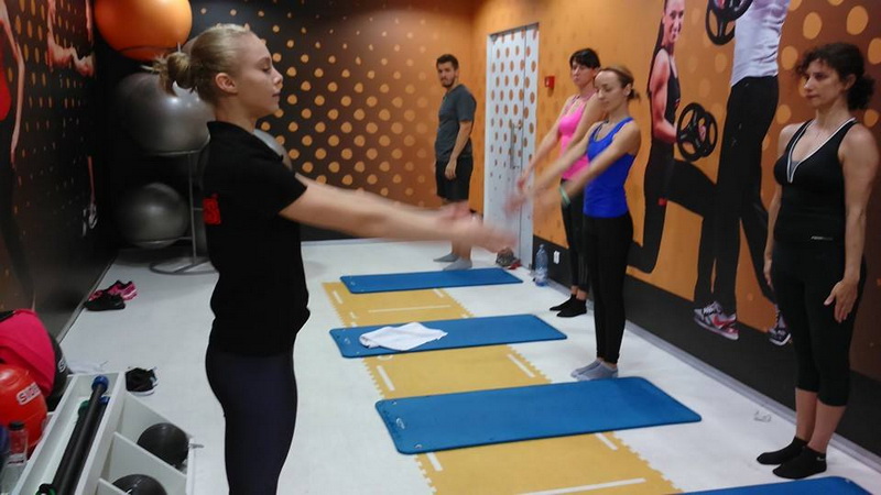 este antrenor personal in bucuresti gimnasta anca surdu din constanta prezenta la neatza cu razvan si este antrenor personal in bucuresti gimnasta anca surdu din constanta prezenta la neatza cu razvan si