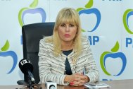 Început de campanie cu probleme Elena Udrea, denunțată la Parchetul General