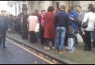 Alegeri prezidenţiale 2014 Românii din Londra au stat câte patru ore la coadă (video)
