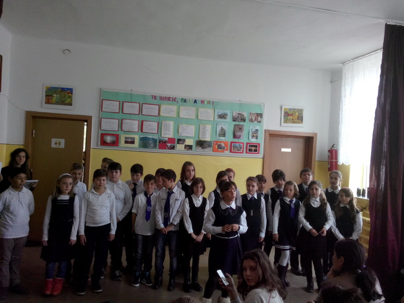 scoala gimnaziala nr 10 mihail koiciu in haine de sarbatoare galerie foto 519957
