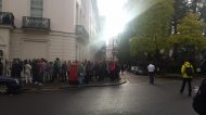 Alegeri prezidenţiale 2014 Mesajele românilor din Londra – „Nu vă înghesuiţi” (video)