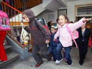 Elevii din învăţământul primar şi preşcolarii se întorc la cursuri, după o vacanţă de o săptămână