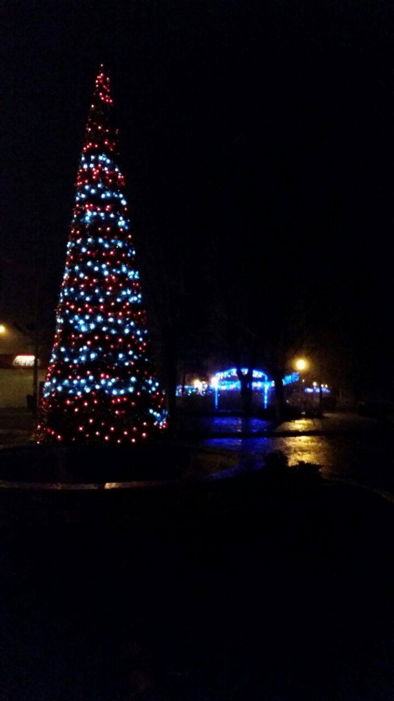 povestea unui craciun magic la mihail kogalniceanu parcul tineretului a imbracat straie luminoase de