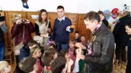 Radu Mazăre a împărţit cadouri copiilor de la grădiniţa „Amicii“ din Constanţa (galerie foto+video)        