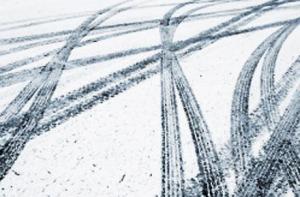 Mesaj important de la Consiliul Judeţean Constanţa Polei şi ninsori viscolite în judeţ. Sectoare de drum cu probleme 