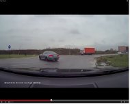 Filmare pe trafictube.ro Drift periculos în sensul giratoriu (video) 