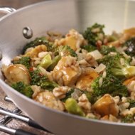 Reţetele zileiOrez brun cu pui și broccoli 