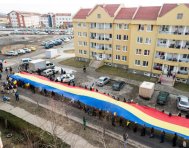 Tricolor lung de 150 de metri, purtat pe braţe de români, în Covasna, de Unirea Principatelor