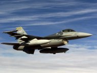 Primele avioane de vânătoare F-16 vor ajunge în România la sfârşitul anului 2016