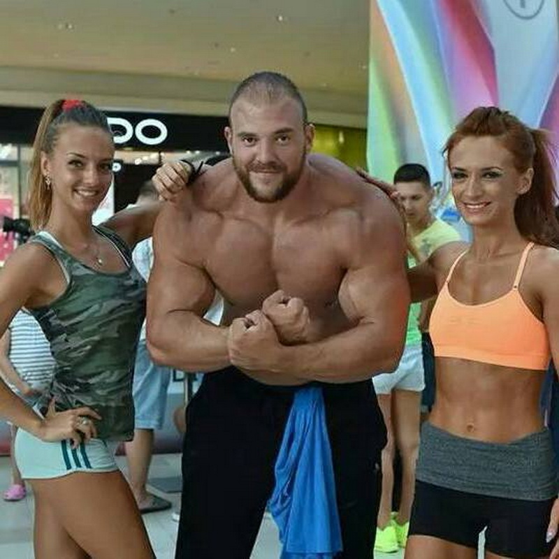 record stabilit la constanta omul de fier alex arginteanu a impins o locomotiva de 120 de tone video