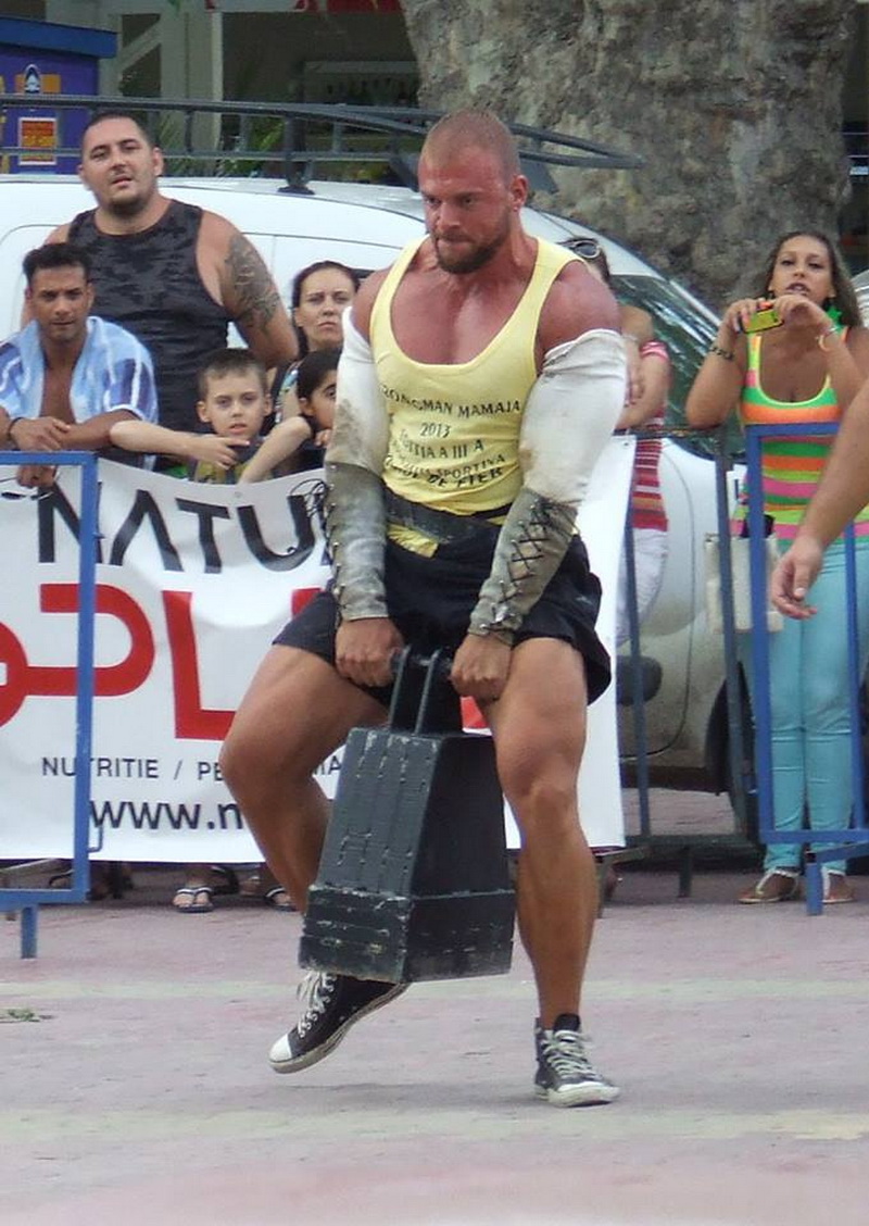 record stabilit la constanta omul de fier alex arginteanu a impins o locomotiva de 120 de tone video