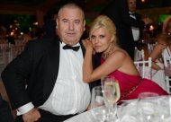 Romaniacurata.ro Microsoft le-a adus soţilor Cocoş 9 milioane de euro