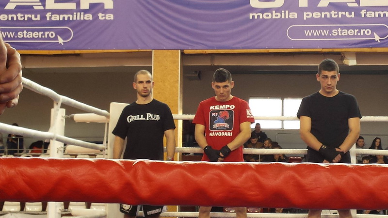 luptatori la cs navodari petrica purcaru si cezar andreies invingatori in gala profesionista de la galati