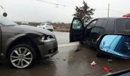 Patru maşini implicate, un rănit Accident pe DN 3, în dreptul reprezentanţei Dacia - Renault