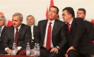 Stiripesurse.ro Victor Ponta și Liviu Dragnea, gest de SFIDARE în Parlament