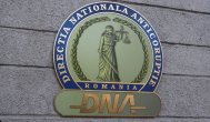 Ştiripesurse.ro Soţie de senator, reţinută de DNA