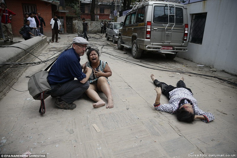 fotoreportaj atentie imagini socante cutremurul puternic care a lovit nepalul si care a luat peste 2
