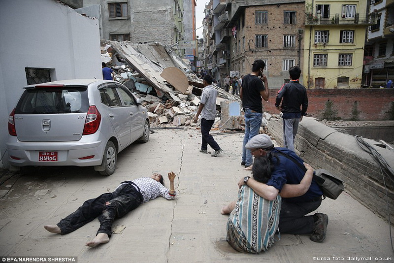 fotoreportaj atentie imagini socante cutremurul puternic care a lovit nepalul si care a luat peste 2
