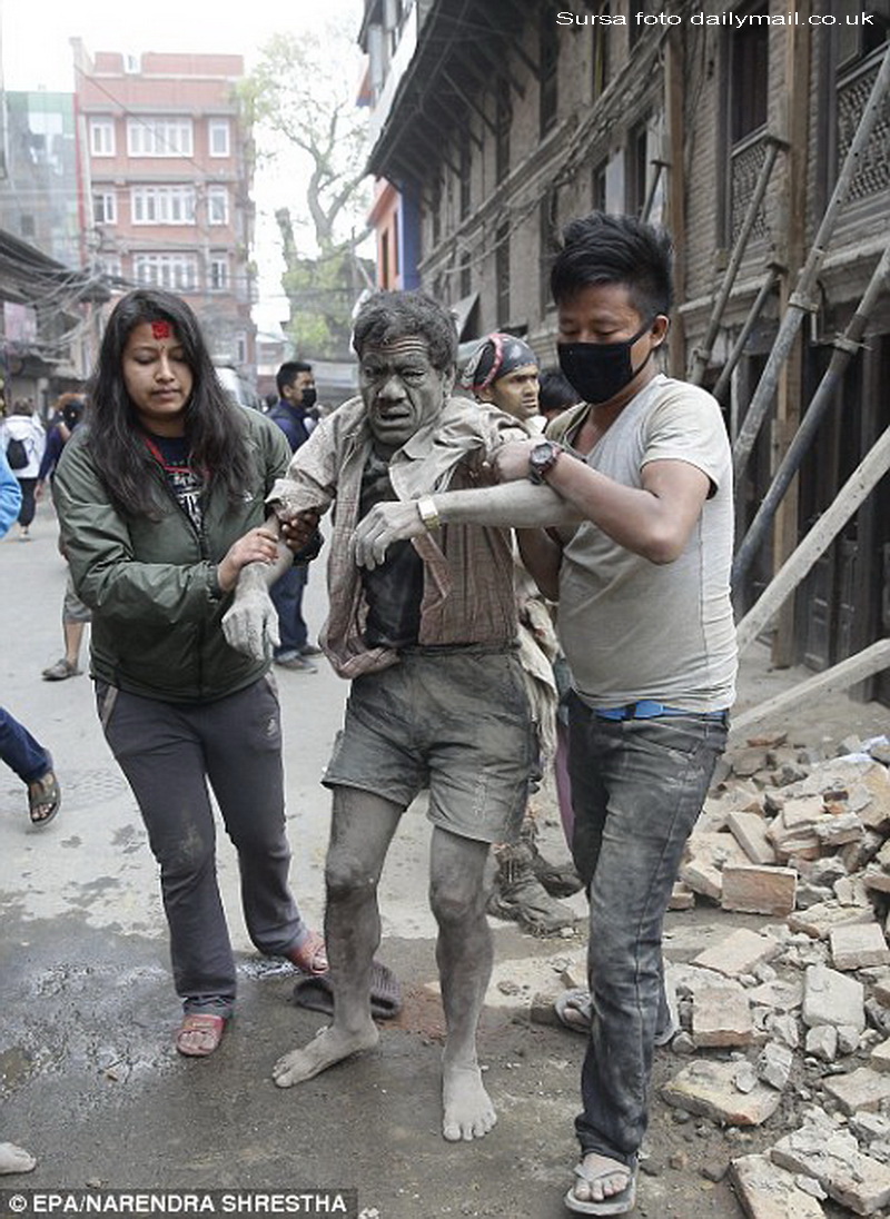 fotoreportaj atentie imagini socante cutremurul puternic care a lovit nepalul si care a luat peste 2