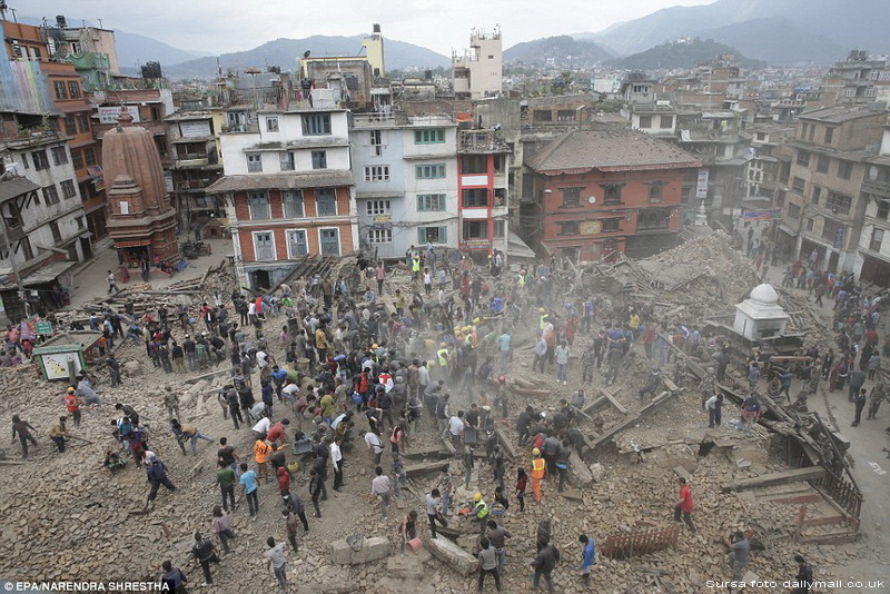fotoreportaj atentie imagini socante cutremurul puternic care a lovit nepalul si care a luat peste 2