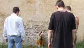 Ani grei de închisoare Cei patru indivizi suspectaţi că au violat o tânără din Vaslui în Constanţa, CONDAMNAȚI