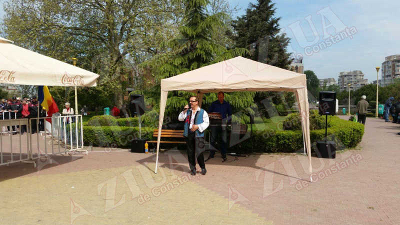 primaria constanta face cinste pensionarilor cu mici si bere la casa de cultura 544673