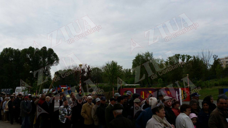 1 mai in parcul tabacarie locul de joaca pentru copii a devenit sala de mese pentru pensionari galerie