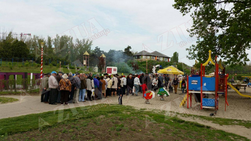 1 mai in parcul tabacarie locul de joaca pentru copii a devenit sala de mese pentru pensionari galerie