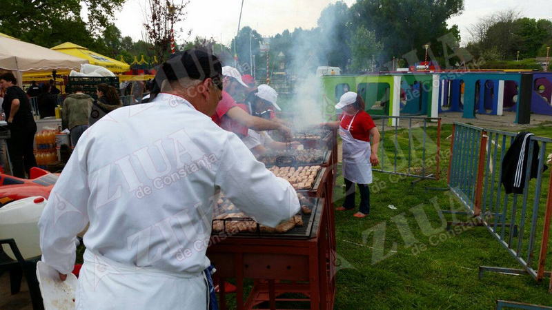 1 mai in parcul tabacarie locul de joaca pentru copii a devenit sala de mese pentru pensionari galerie