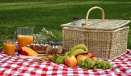 Banc Un român, un francez şi un italian plănuiesc un picnic...
