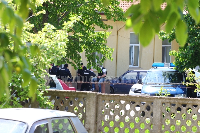 foto exclusiv actiune in forta a jandarmilor si politistilor bcco constanta galerife foto 546582 foto exclusiv actiune in forta a jandarmilor si politistilor bcco constanta galerife foto 546582