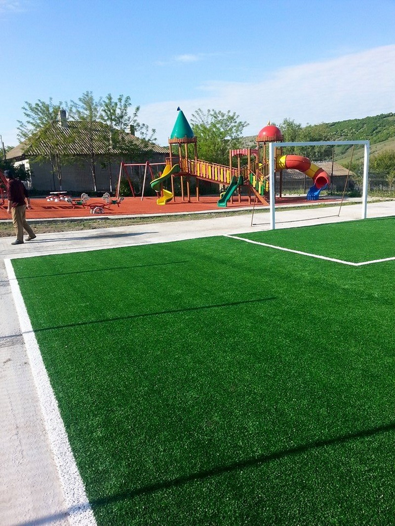 copiii cel mai de pret dar terenul de sport cu gazon artificial din satul cheia o investitie ajunsa la