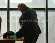 Judecătoarea Valentina Boboc a amânat pronunţarea pentru mâine Nicuşor Constantinescu cere să se întoarcă la muncă 