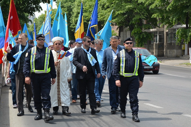 mars de solidaritate cu fratii tatari din crimeea organizat de udttmr galerie foto 547304